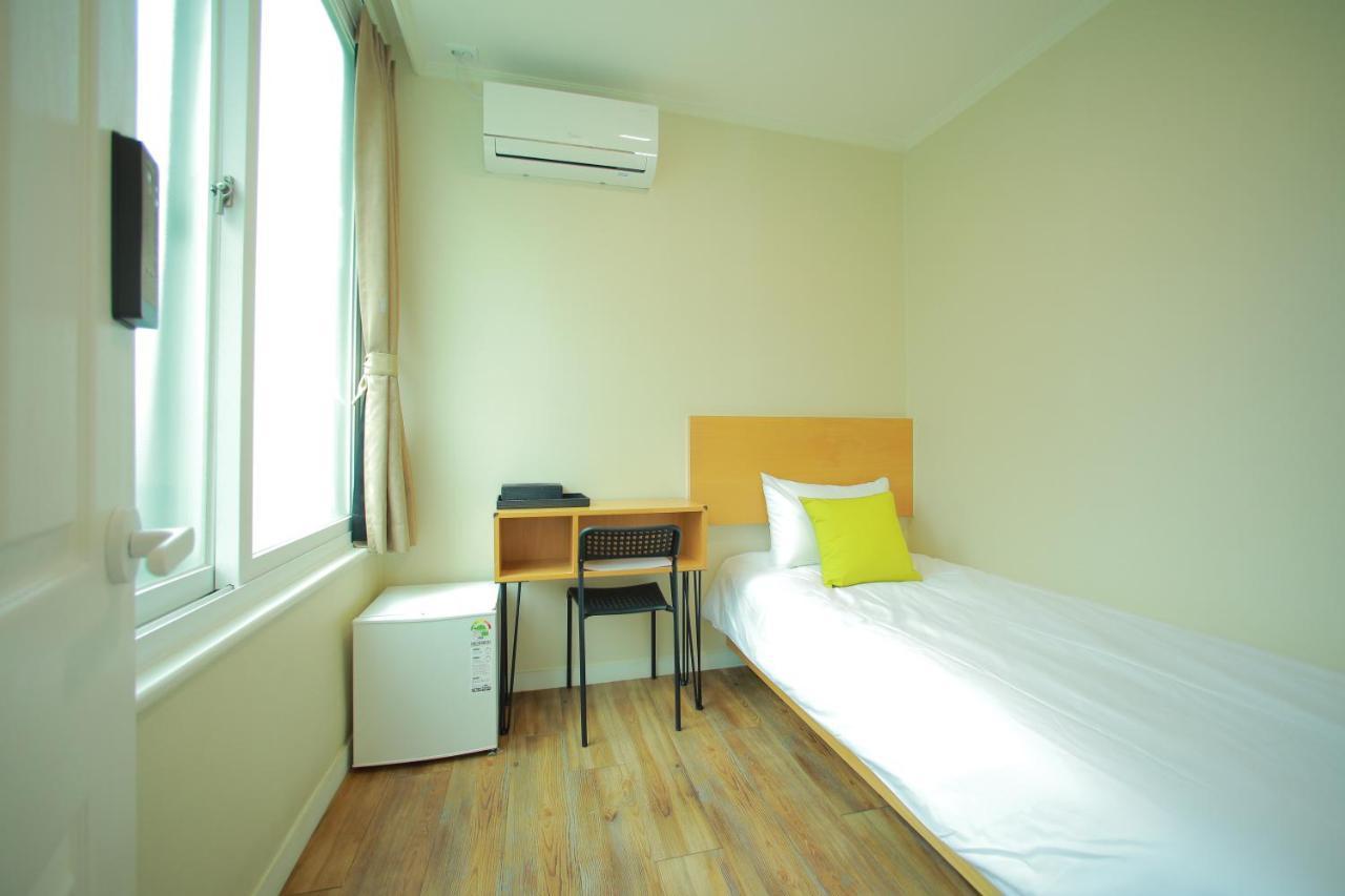 Slow Vibe Myeongdong Seoul Exterior photo