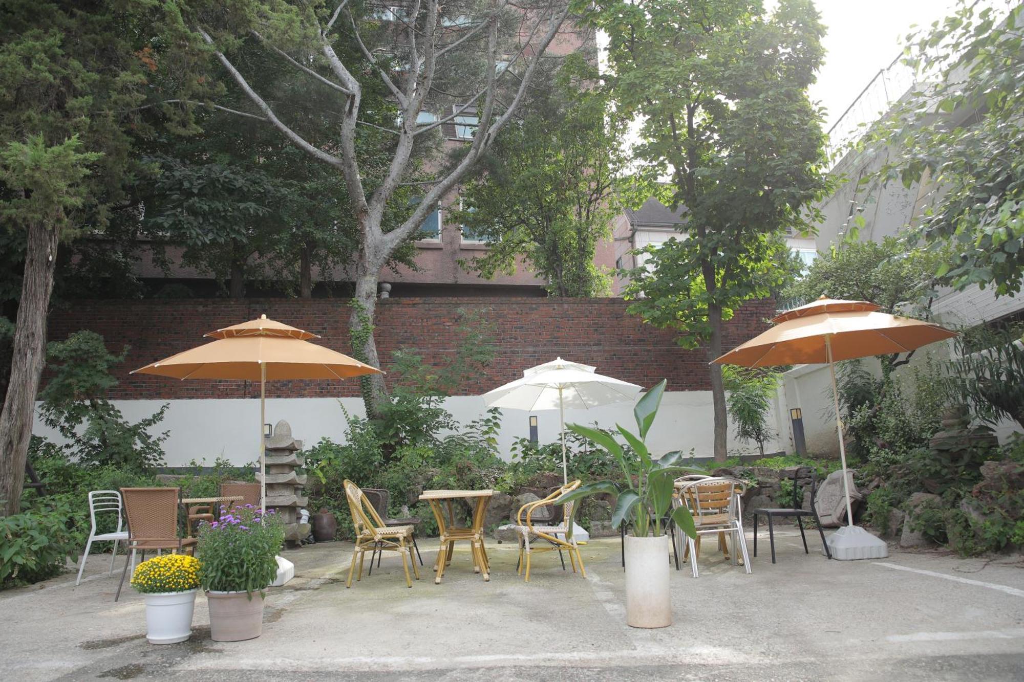 Slow Vibe Myeongdong Seoul Exterior photo