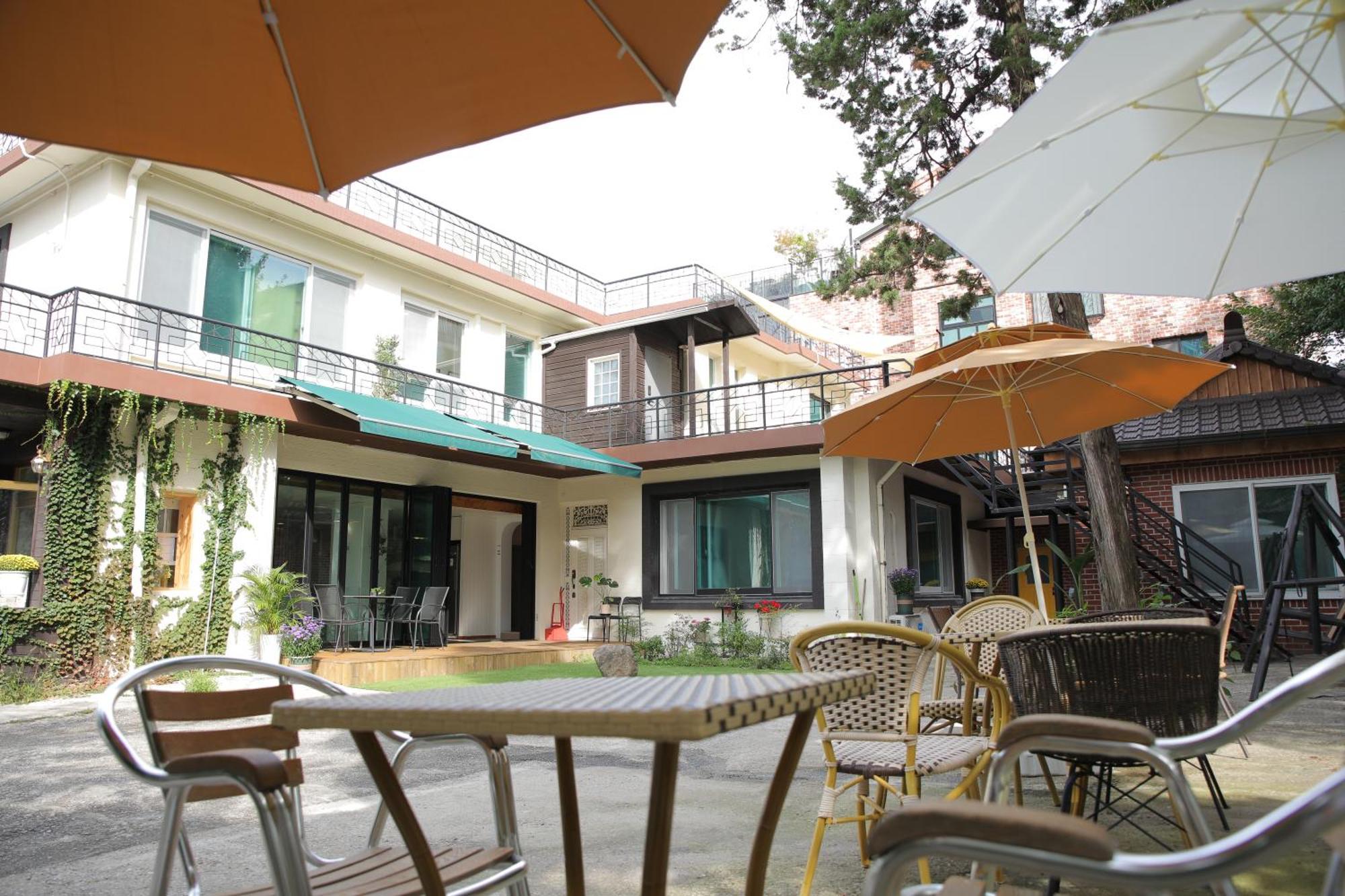 Slow Vibe Myeongdong Seoul Exterior photo