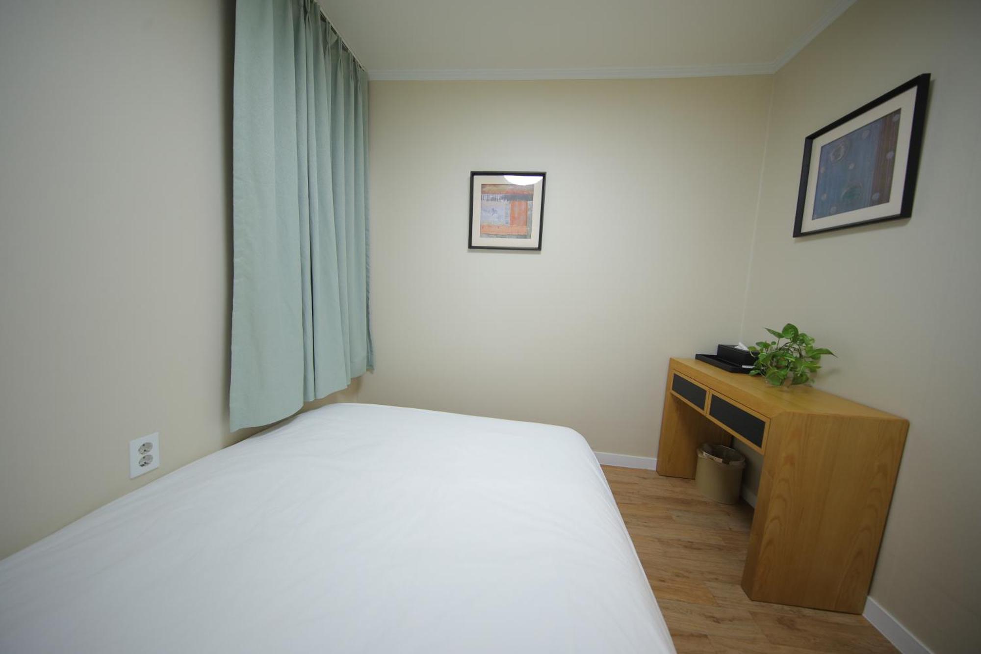 Slow Vibe Myeongdong Seoul Exterior photo